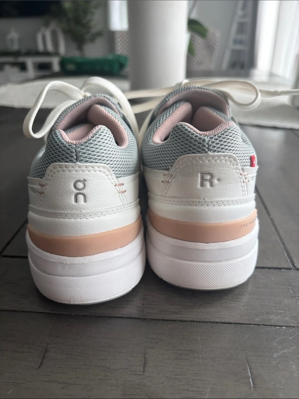 On Running cloud women’s